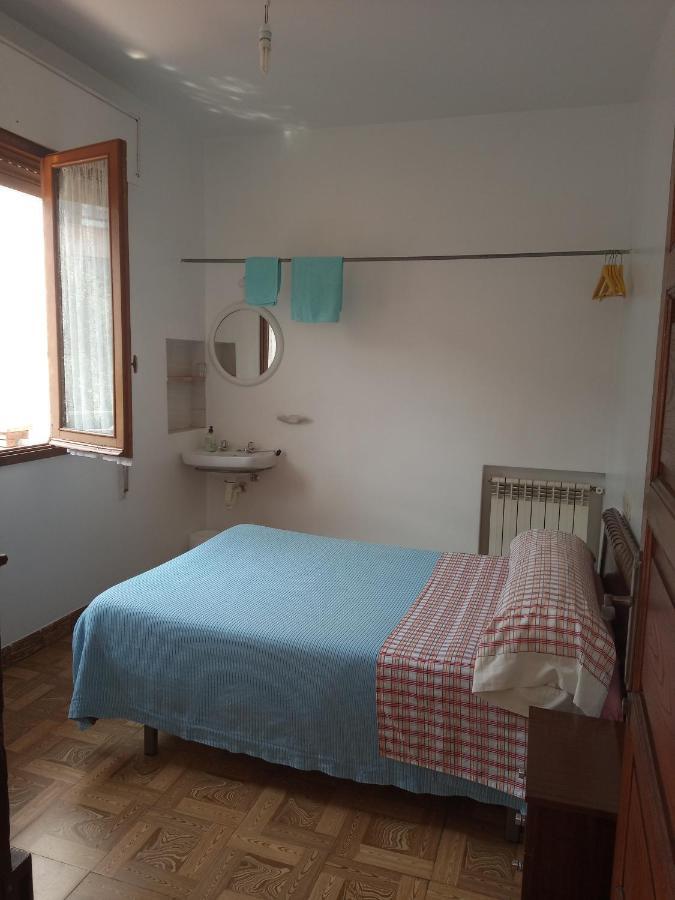 Pensión Los Pinos Gijón Exterior foto
