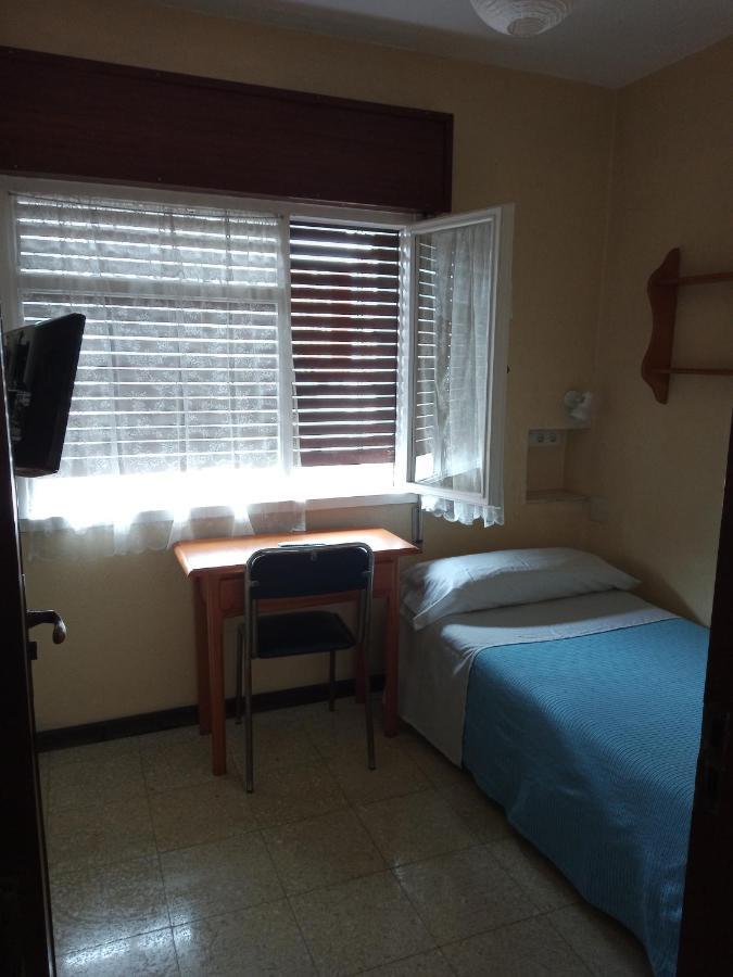 Pensión Los Pinos Gijón Exterior foto