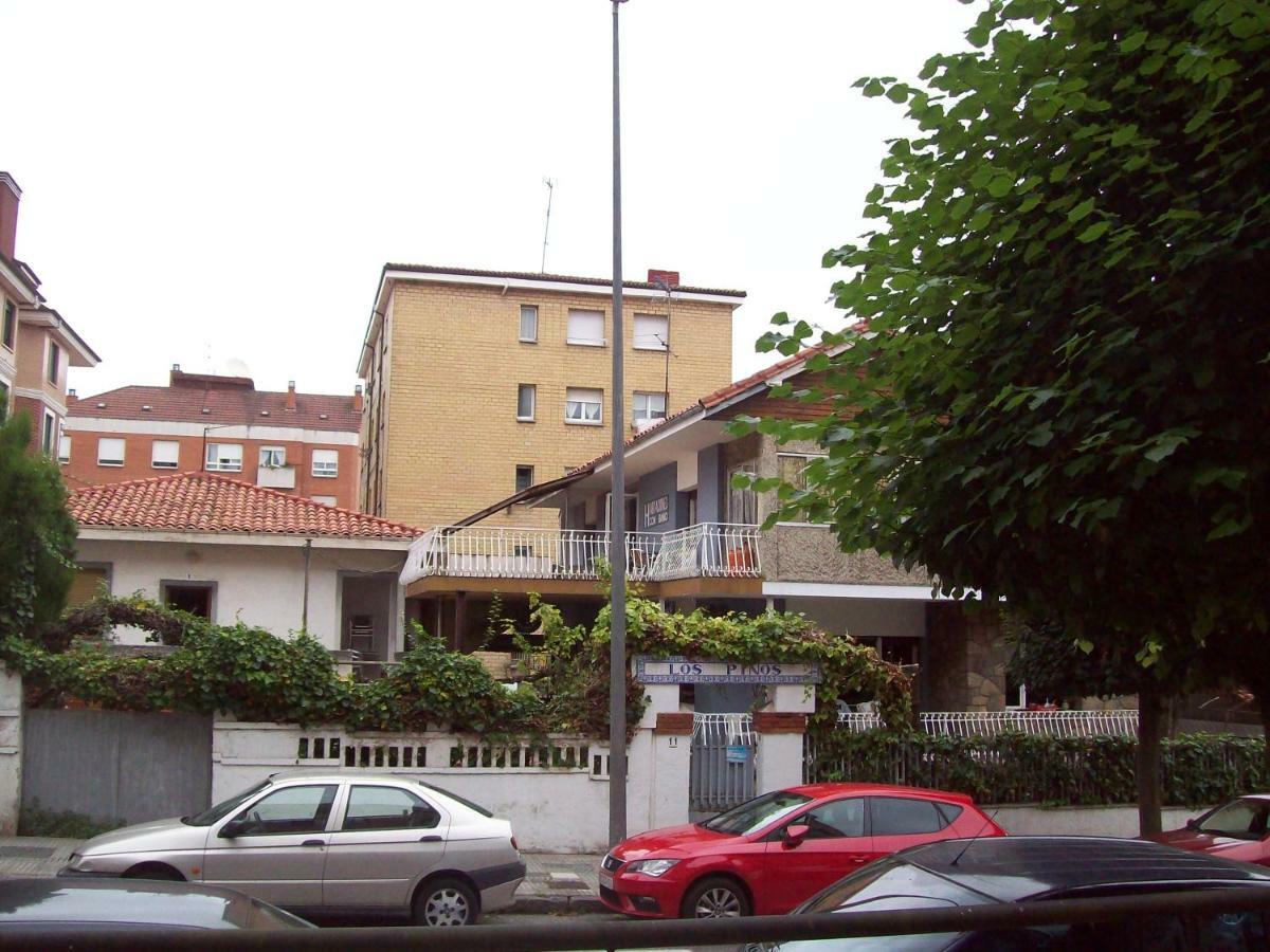 Pensión Los Pinos Gijón Exterior foto